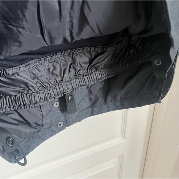 Skiing/ Winter Jacket - Picture 6 of 6